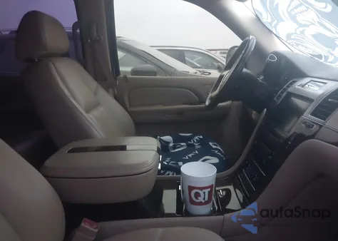 2009 Cadillac Escalade Standard from USA, damaged, VIN 1GYFC23209R219618